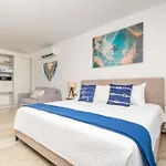 Chic Studio, Oceanview Roof Pool, Balcony, Gym
