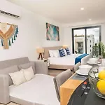 Chic Studio, Oceanview Roof Pool, Balcony, Gym