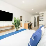 Chic Studio, Oceanview Roof Pool, Balcony, Gym