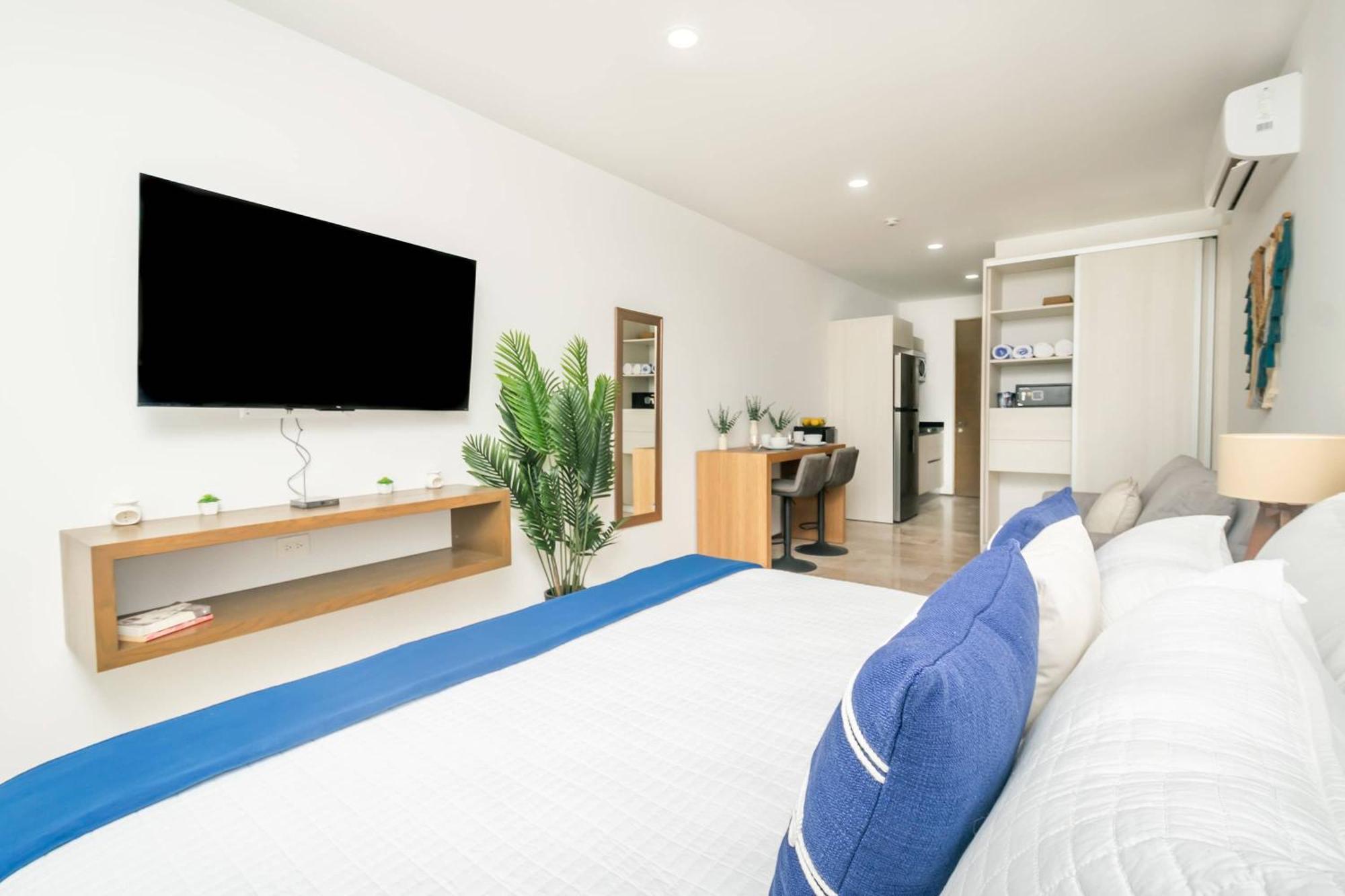 Chic Studio, Oceanview Roof Pool, Balcony, Gym Playa del Carmen