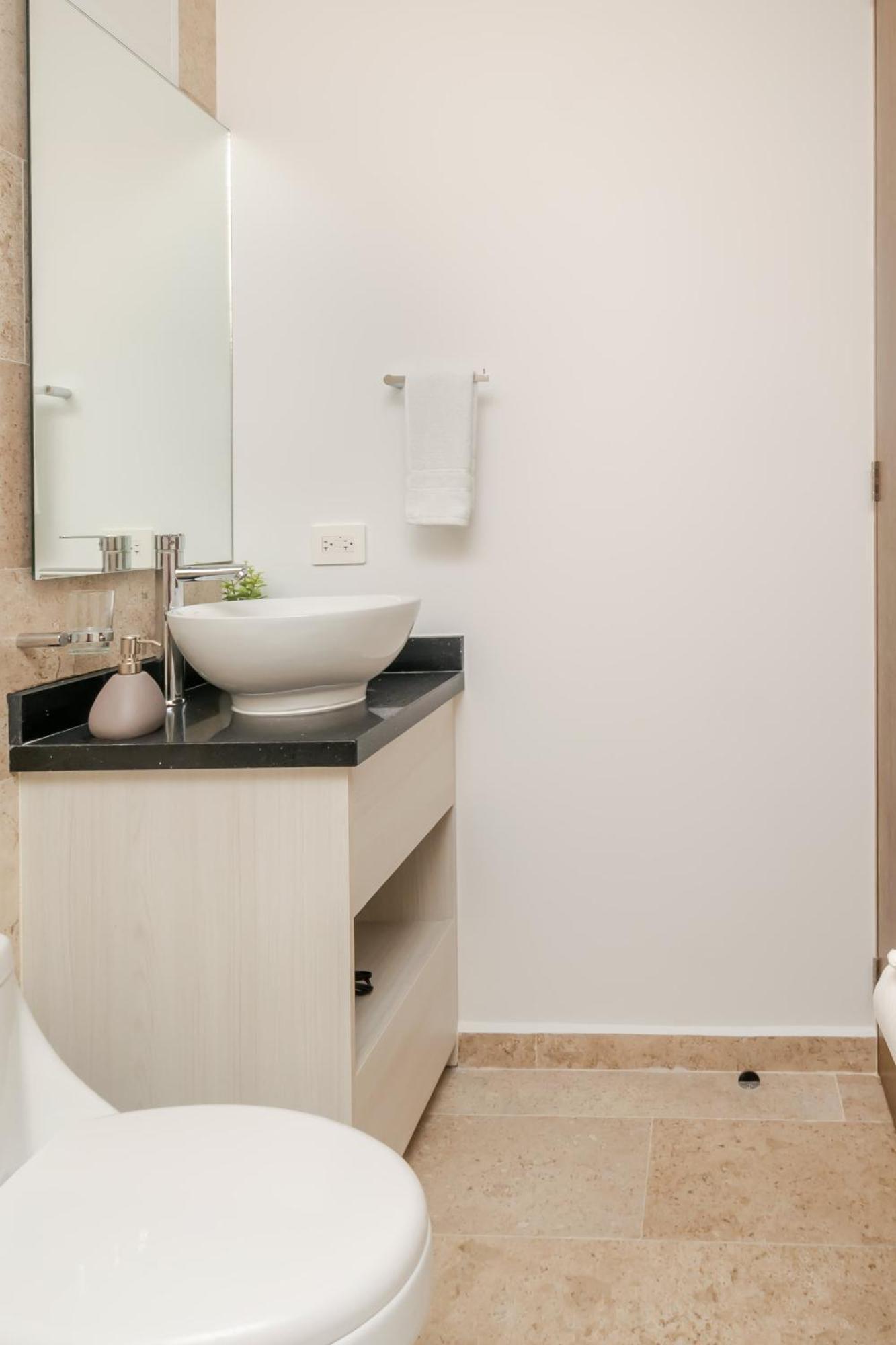Chic Studio, Oceanview Roof Pool, Balcony, Gym Сasa de vacaciones