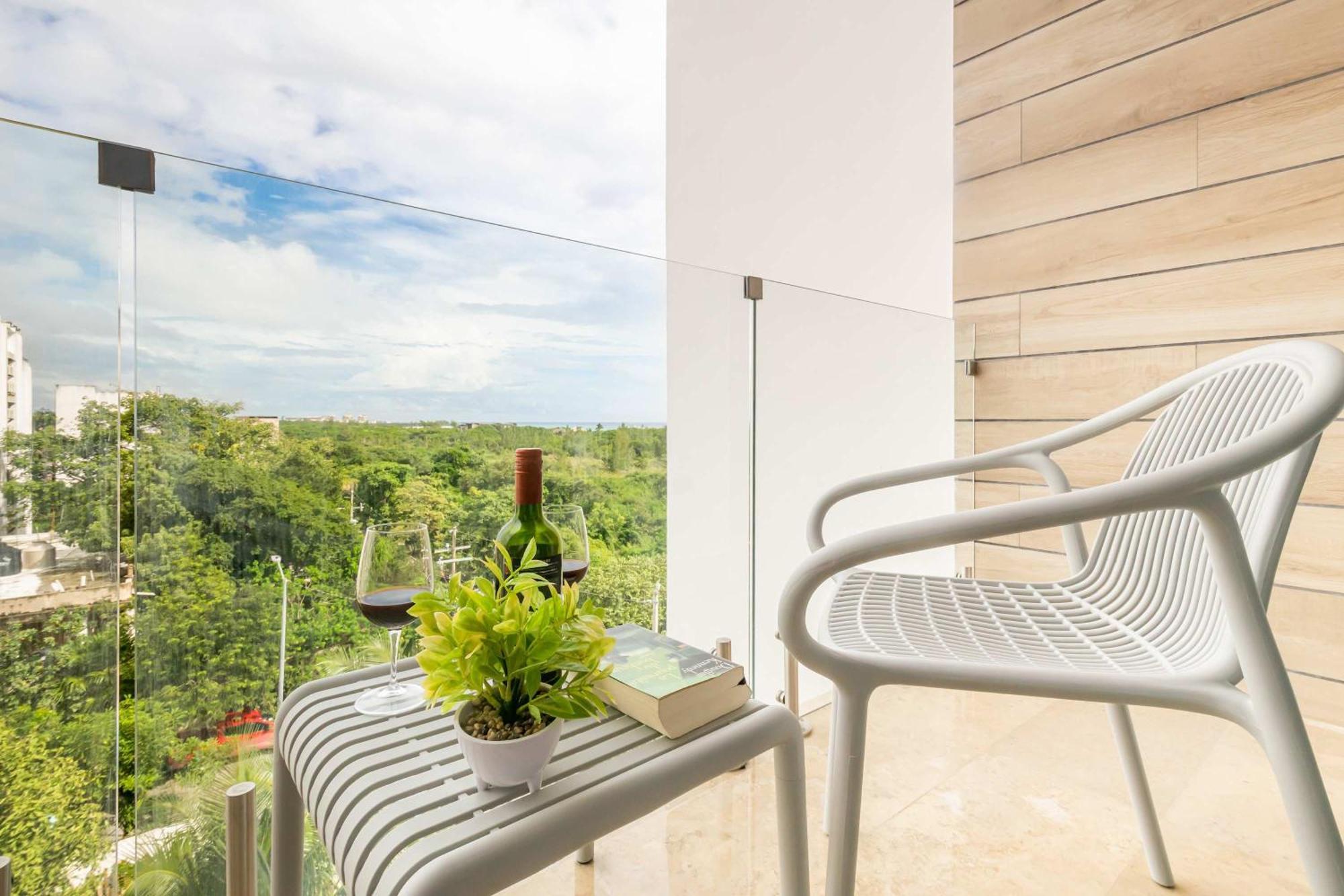 Chic Studio, Oceanview Roof Pool, Balcony, Gym *
